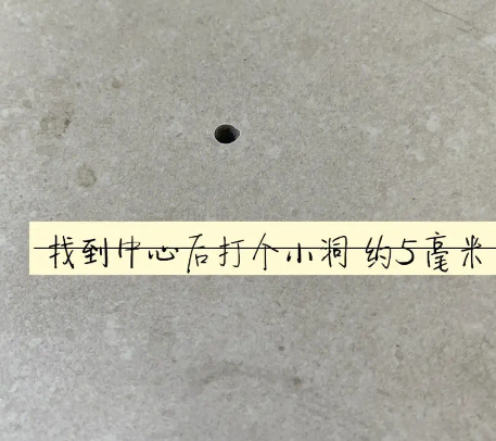 翁源瓷砖空鼓维修公司专业解答在瓷砖铺贴过程中，如果砂料搅拌不均匀，将会带来以下问题
