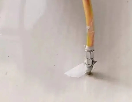 翁源瓷砖空鼓维修公司专业解答在瓷砖铺贴过程中，如果使用的砂料过粗（如全部使用了粗砂），可能会导致以下问题